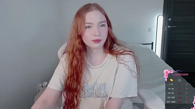 Snapshot of cinnabon_girls chatting on 03.11.26 cinnabon girls online show from 03.11.26