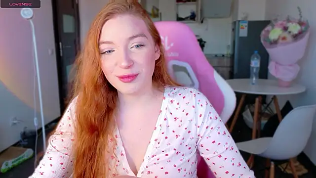 Snapshot of cinnabon_girls chatting on 03.13.26 cinnabon girls online show from 03.13.26