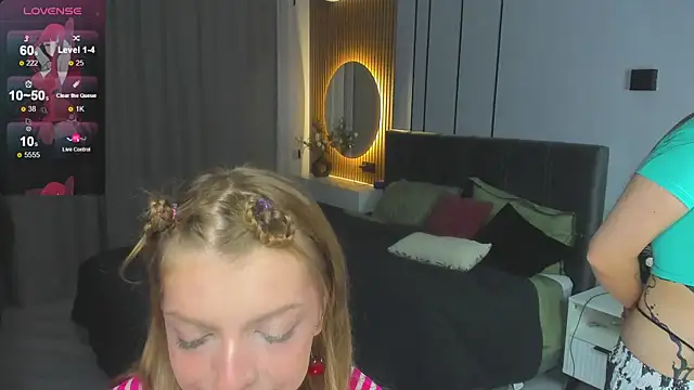 Snapshot of Hannah_Carr chatting on 11.16.25 Hannah Carr online show from 11.16.25