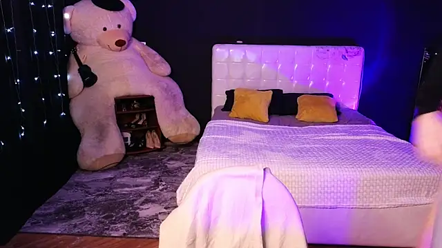 LitaBrom online show from 11.14.25