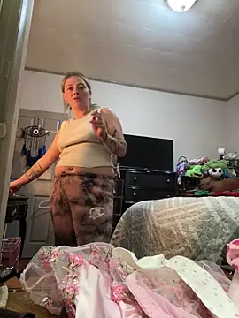 Snapshot of lezbean24 chatting on 02.05.26 lezbean24 online show from 02.05.26