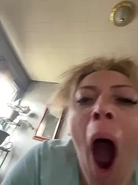 Snapshot of lezbean24 chatting on 03.10.26 lezbean24 online show from 03.10.26