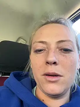 Snapshot of lezbean24 chatting on 03.28.26 lezbean24 online show from 03.28.26