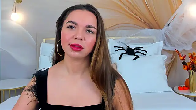 CamillaLarson online show from 10.21.25