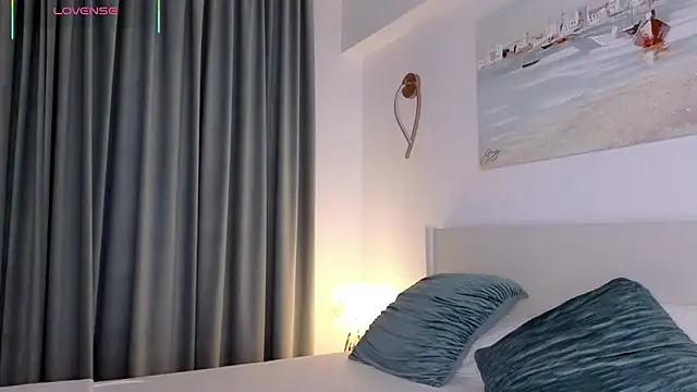 ReyaSophia online show from 09.08.25