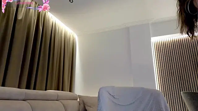 ReyaSophia online show from 09.12.25