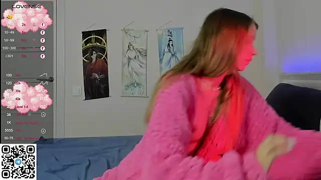 Snapshot of JorRoger chatting on 12.10.24 JorRoger online show from 12.10.24