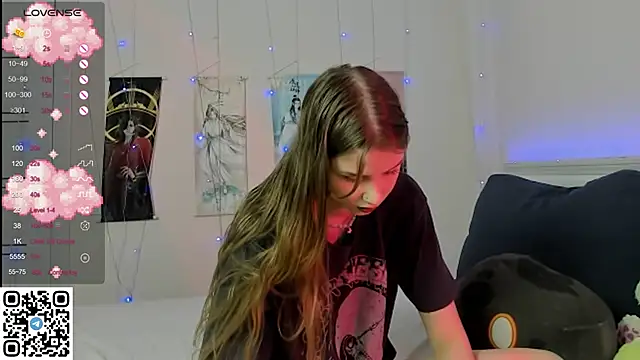 Snapshot of JorRoger chatting on 02.02.25 JorRoger online show from 02.02.25