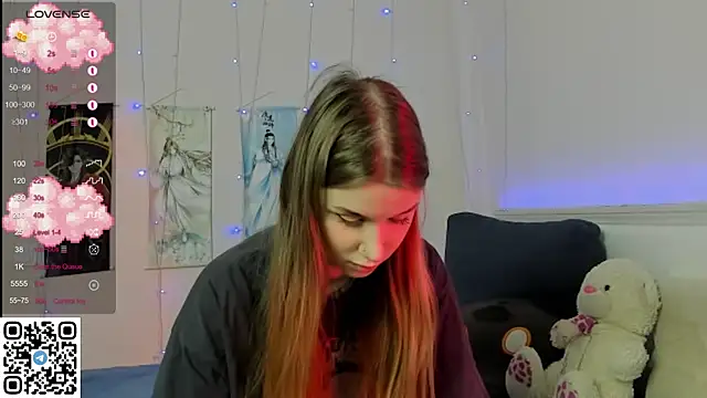 Snapshot of JorRoger chatting on 02.05.25 JorRoger online show from 02.05.25