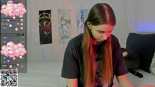 Snapshot of JorRoger chatting on 02.11.25 JorRoger online show from 02.11.25