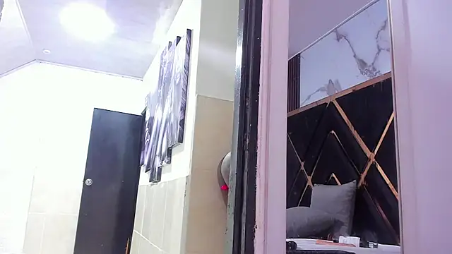 Snapshot of sweetebonny1 chatting on 12.03.24 sweetebonny1 online show from 12.03.24