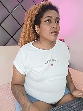 Snapshot of ELLA_KELLY chatting on 06.27.26 ELLA KELLY online show from 06.27.26