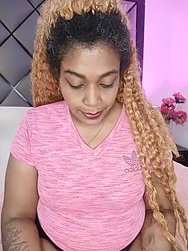 Snapshot of ELLA_KELLY chatting on 07.16.26 ELLA KELLY online show from 07.16.26