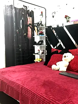 1lovelygirls online show from 11.25.25