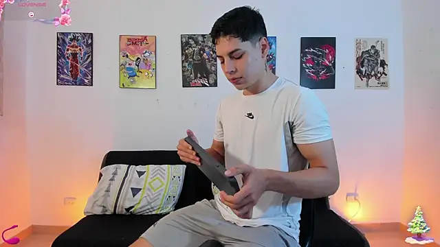 Snapshot of jonathanjoestar_ chatting on 12.20.25 jonathanjoestar online show from 12.20.25