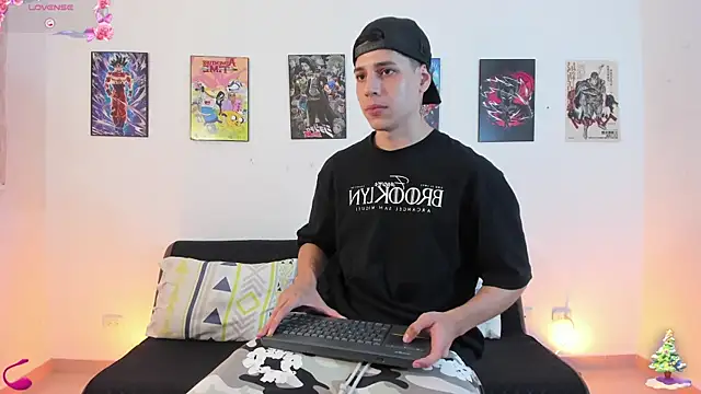 Snapshot of jonathanjoestar_ chatting on 12.21.25 jonathanjoestar online show from 12.21.25