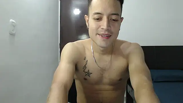 Snapshot of dimitriquiet05 chatting on 12.21.24 dimitriquiet05 online show from 12.21.24