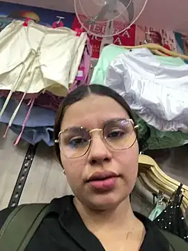 lalilamassu1 online show from 02.04.25