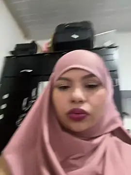 lalilamassu1 online show from 03.11.25