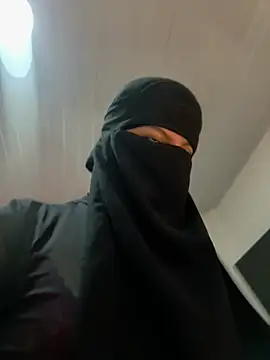 lalilamassu1 online show from 03.21.25