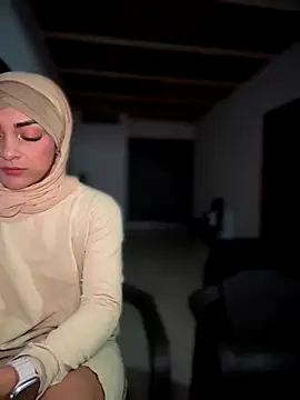 lalilamassu1 online show from 09.30.25