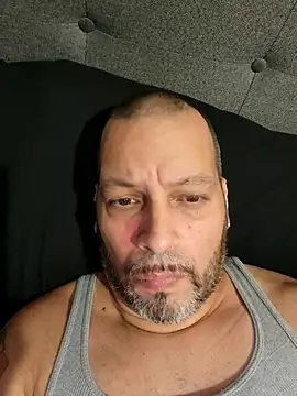 Snapshot of Just2much chatting on 11.10.25 Just2much online show from 11.10.25