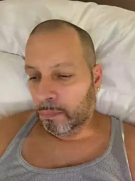 Snapshot of Just2much chatting on 11.13.25 Just2much online show from 11.13.25