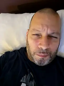 Snapshot of Just2much chatting on 11.13.25 Just2much online show from 11.13.25