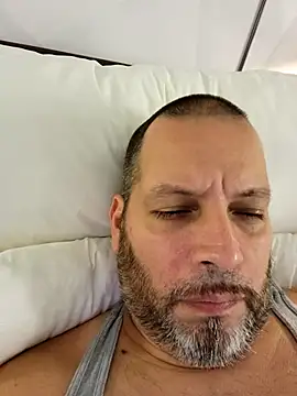 Snapshot of Just2much chatting on 12.04.25 Just2much online show from 12.04.25