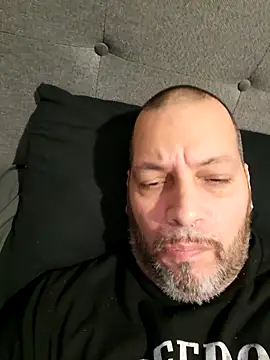 Snapshot of Just2much chatting on 12.15.25 Just2much online show from 12.15.25