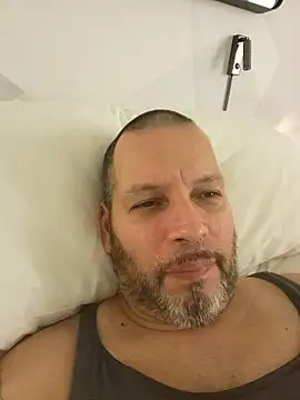 Snapshot of Just2much chatting on 01.15.26 Just2much online show from 01.15.26