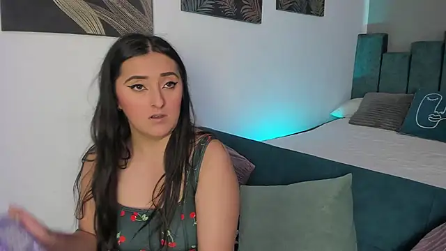 Snapshot of Kathia_Morelli chatting on 10.18.25 Kathia Morelli online show from 10.18.25