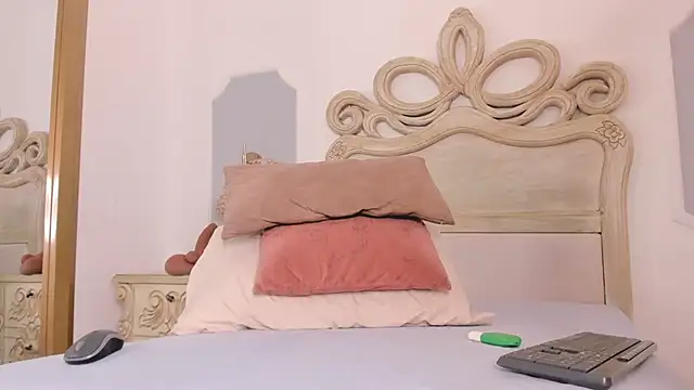 Sara  Williams online show from 10.13.25