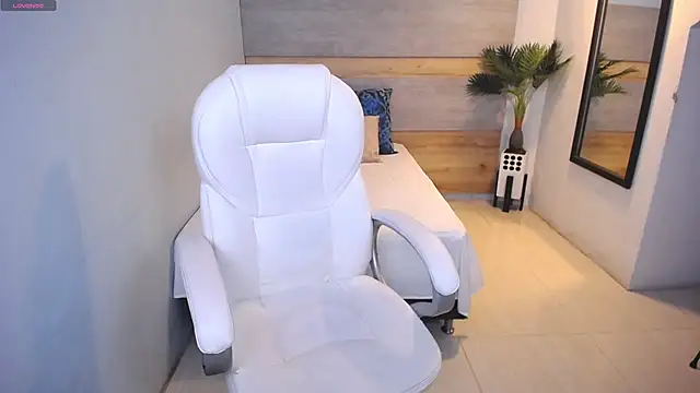 Snapshot of Violetta_rainbow chatting on 12.14.24 Violetta rainbow online show from 12.14.24