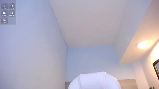 Snapshot of Violetta_rainbow chatting on 02.12.25 Violetta rainbow online show from 02.12.25