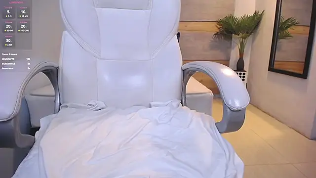 Snapshot of Violetta_rainbow chatting on 03.11.25 Violetta rainbow online show from 03.11.25