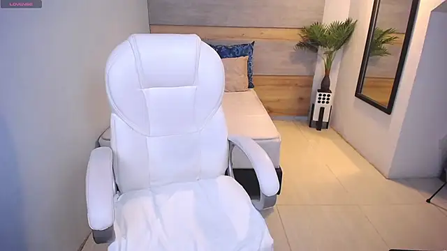 Snapshot of Violetta_rainbow chatting on 03.21.25 Violetta rainbow online show from 03.21.25