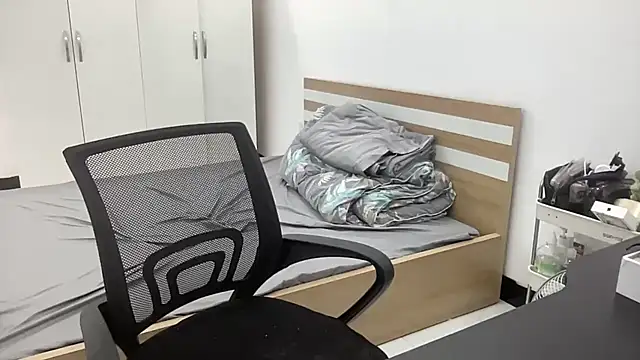 Louis Baby online show from 09.11.25