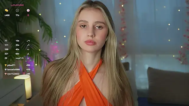 Snapshot of Fluffy-Angel chatting on 01.28.25 Fluffy-Angel online show from 01.28.25