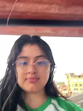 Stephania 18 online show from 02.18.25