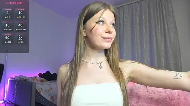 Snapshot of _eva_queen chatting on 02.05.25 eva queen online show from 02.05.25