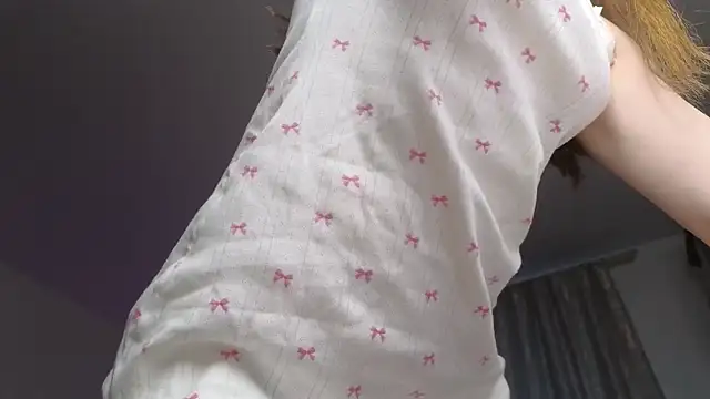 Snapshot of _eva_queen chatting on 10.02.25 eva queen online show from 10.02.25