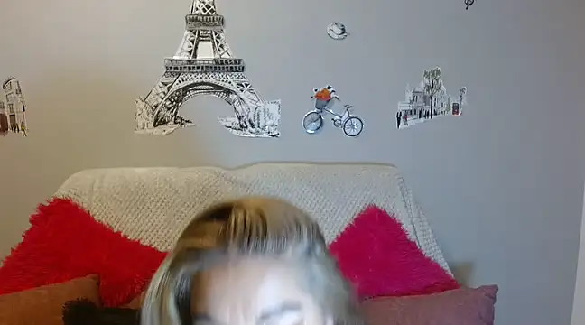 Snapshot of _SamanthaDoll_ chatting on 01.08.25 SamanthaDoll online show from 01.08.25