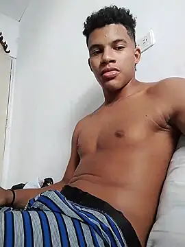 Snapshot of Gutierrez6383 chatting on 03.14.25 Gutierrez6383 online show from 03.14.25