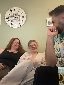 Curvyloveandhim online show from 07.20.26