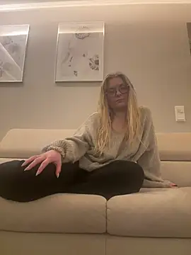 Curvyloveandhim online show from 07.25.26