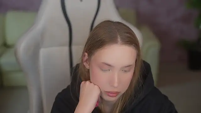 Linda054 online show from 12.02.25