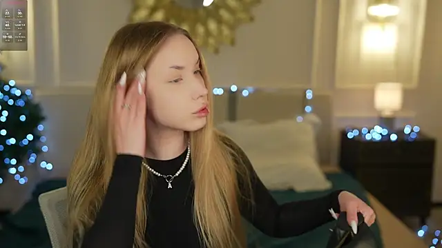 Linda054 online show from 12.20.25