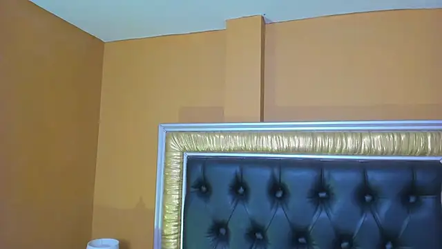 AniEvans  online show from 10.21.25