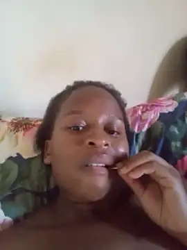 Snapshot of Nomawethu2002 chatting on 11.13.25 Nomawethu2002 online show from 11.13.25